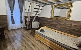 Quiet And Central 2 Bedrooms 2 Bathrooms Apartment In The Heart Of Budapest